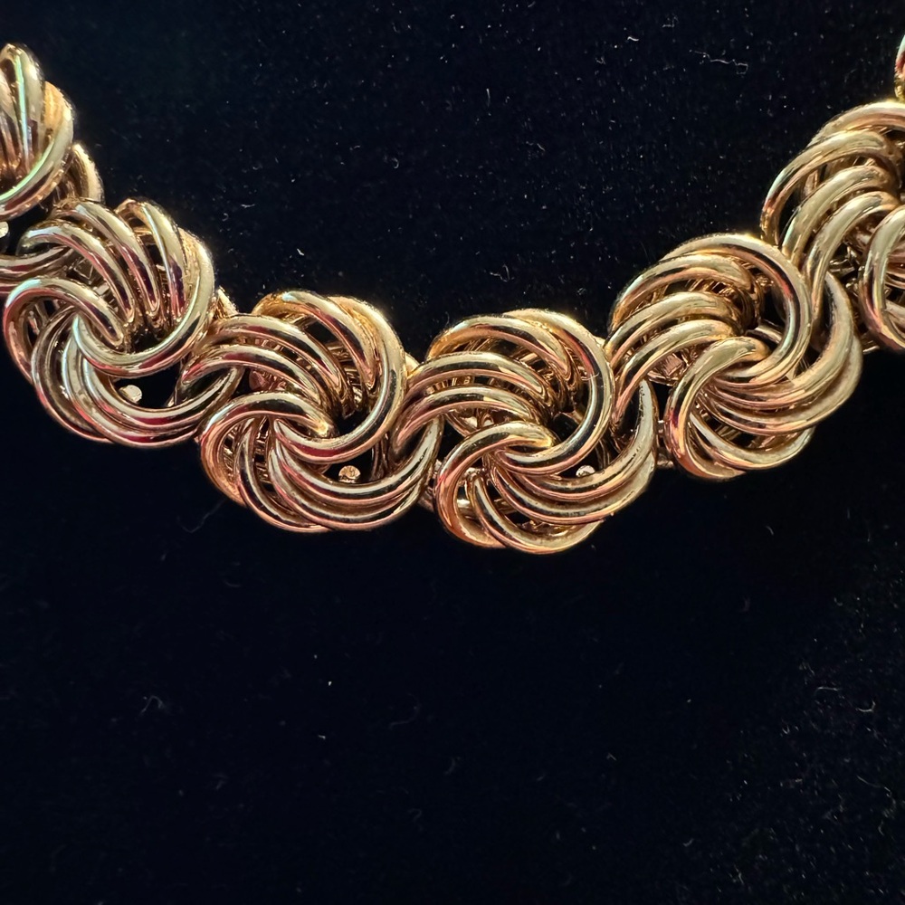 Vintage gold tone necklace, EUC. 16” plus 4” additional extension. Weighty. - Picture 3 of 4